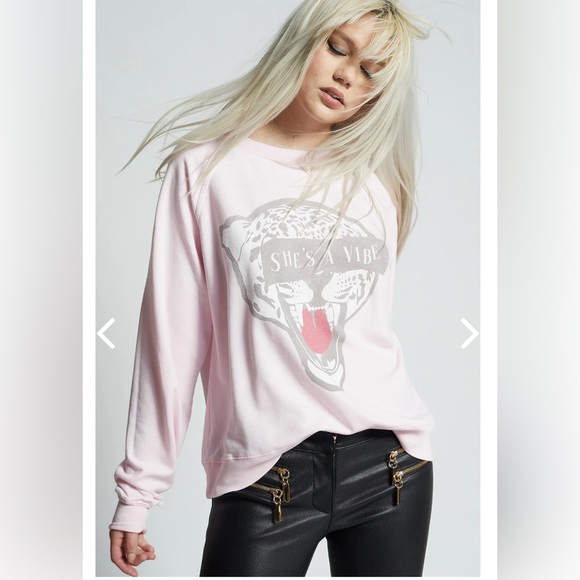 Recycled Karma Pink 'She's a Vibe' Graphic Sweatshirt - Picture 4 of 9